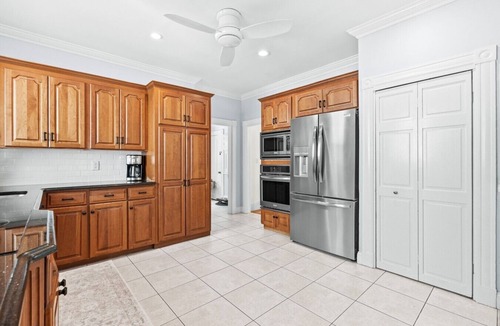 Medford House | 5 Bedroom Historic Home minutes to Boston with Yard
