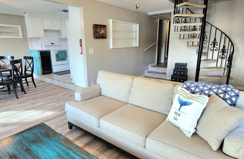 Grove House | 5 bedroom lakefront home private dock. perfect for families & fishermen