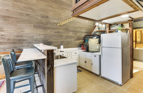 Lake Lafayette Cabin | 5 Mi to Old Odessa: Cabin w/Deck & Rural Views