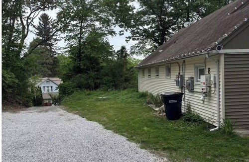 Montville House | 5 Min Walk to Mohegan Sun 4 Queens Sleeps 8
