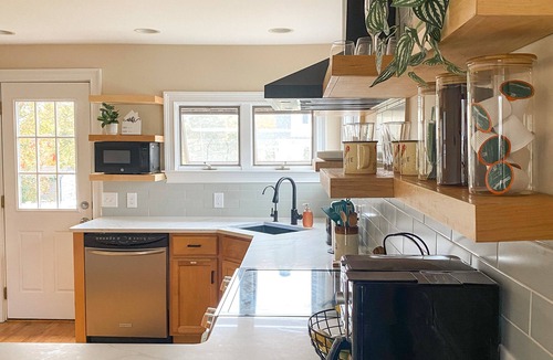 Brookfield House | 5 min walk to private beach