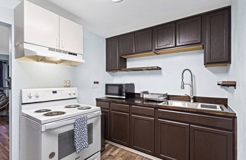 North Star Apartment | 5 Min walk to restaurants/cafes, 8 min drive to airport, 10 min walk to trails.