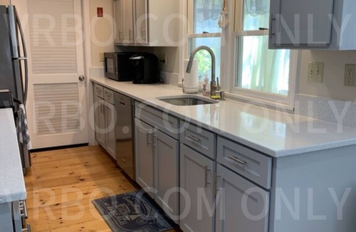 York Beach House | 5 minute walk to Short Sands beach and downtown from your vacation home!