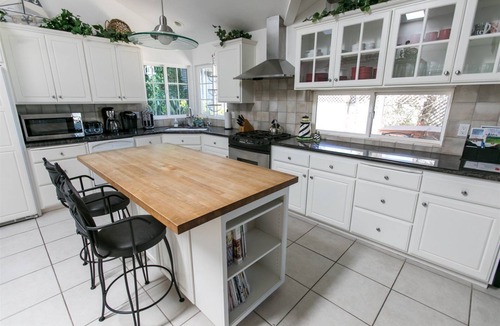 Morro Bay House | 5 Star, Coastal Retreat- Chef’s Kitchen, Spa & Walk to DT- Eco Clean