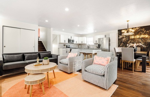 Lindenwald House | 5bd 2.5ba Game Lounge Egg Chair Getting Ready Station FirePit VOA Kings Island