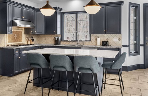 Cortlandt House | 5bed 3.5bath spacious and private with game room