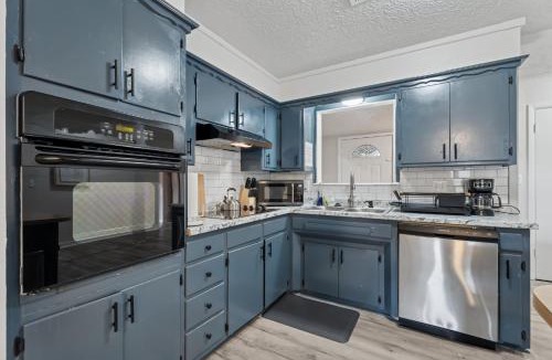 Central Oklahoma City House | 5BR Home Sleeps 10 Fenced Yard #NW25