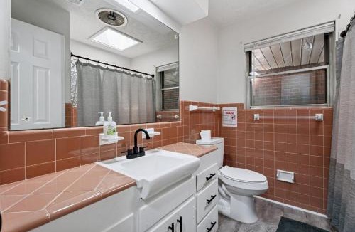 Central Oklahoma City House | 5BR Home Sleeps 10 Fenced Yard #NW25