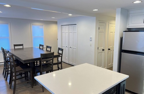 Norfolk Villa | 5min from the Gillette Stadium! Sleeps 12 people! - Pet-Friendly !nnn