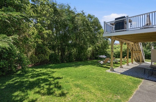 Eastward Look House | 6 Bed 3 Bath; pets welcome; private yard; outdoor shower; 3 kings 3 queen beds