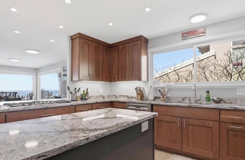 Downtown Anchorage House | 6-bedroom House Downtown Anchorage ideal for Families, Teams & Extended Stays