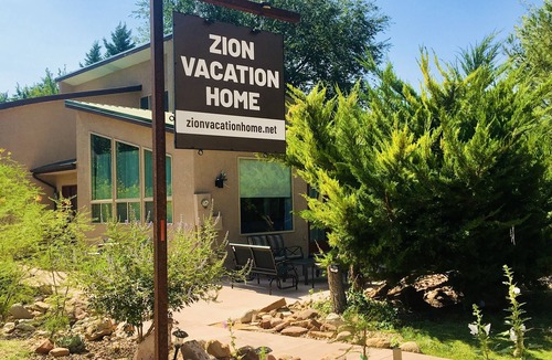 Zion National Park South Entrance House | 6 BR Villa Downtown in Springdale 1.2 mi from ZNP Sleeps 14 Free parking 6 cars