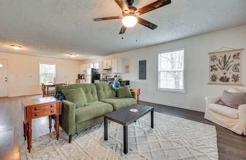 Cave City Cottage | 6 Mi to Mammoth Cave! Mtn-view Home w/Fire Pit