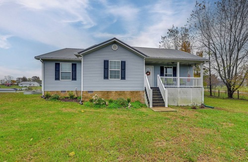 Cave City Cottage | 6 Mi to Mammoth Cave! Mtn-view Home w/Fire Pit