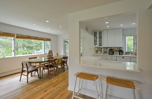 Southold House | 6BR, Pool, walk to beach, minutes to vineyards, town - WEEKLY DISCOUNT 8/24-8/31