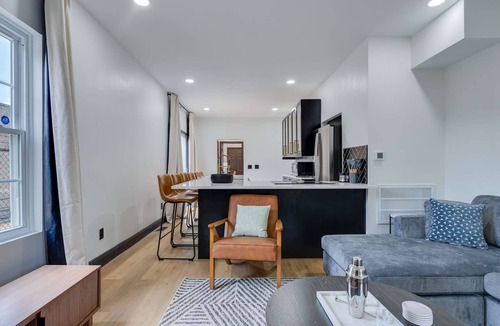 Weinland Park House | 7 Bed - Urban Hot Tub Oasis near OSU & Short North