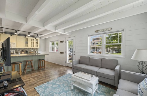 Wells House | 7-bedroom home that sleeps 14. 5-minute walk to Moody Beach