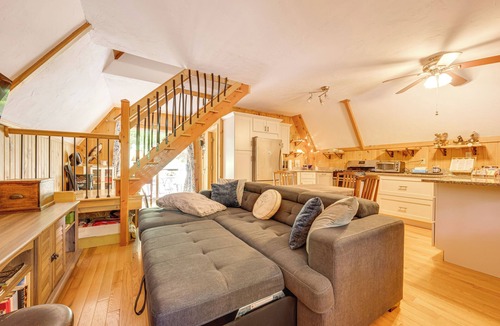 Eidelweiss Village Cabin | 7 Mi to Ski Slopes! Cozy Madison Cabin w/Fire Pit