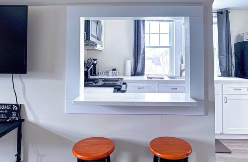Norwich Apartment | 79-4 spacious studio Walk to backus hospital and downtown