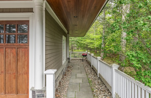 Yarmouth House | 8 acres overlooking casco bay