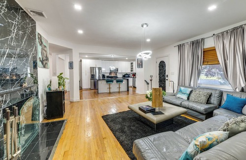 Baldwin Cottage | 8 Mi to Jones Beach State Park! Cozy Home w/Porch