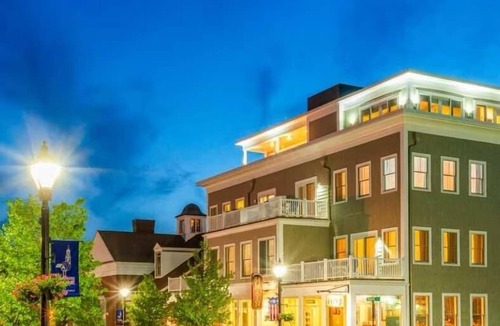 Kennebunk Apartment | 84 Main - 2 Bedroom Suite