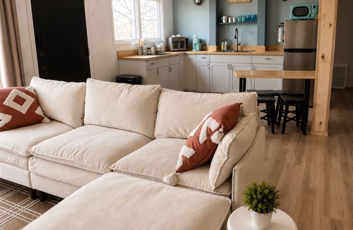 Northeast Anchorage Apartment | 907stay - Alaskan Suite