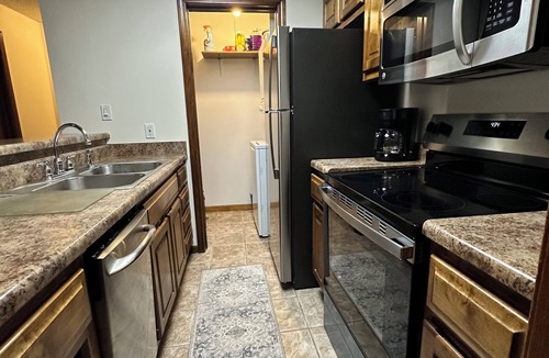 Shawnee Condo | A cozy, quiet condo close to everything you need in KC!