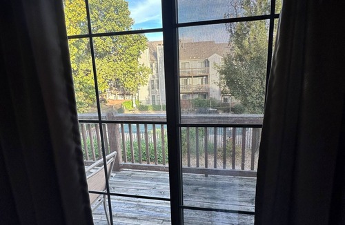 Shawnee Condo | A cozy, quiet condo close to everything you need in KC!