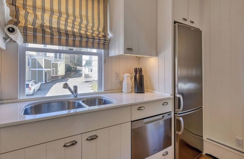 Stonington Apartment | A Fathom Above - Posh Apartment Above 27 Fathoms