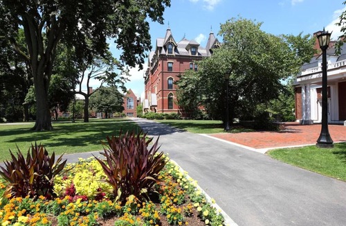 Cambridge Hotel | A Place You'll Surely Enjoy! Cambridge’s Prime Location, Pets Are Welcome!