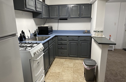 North Side Apartment | A quiet apartment near to everything with free parking