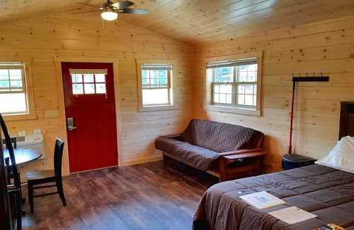 Abbot Cabin | Abbot Trailside Cabin with Direct Trail Access