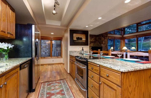 Deer Valley Condo | Abode on Stonebridge, hot tub, Deer Valley & Main Street, bunkroom