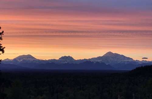 Talkeetna House | Above the Valley - Cozy Denali View Cottage with mountain facing deck