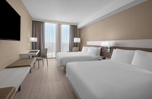 Navy Yard Hotel | AC Hotel by Marriott Washington DC Capitol Hill Navy Yard