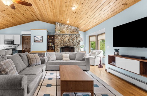 Southwest Harbor House | Acadia Quietside Oasis w/Sauna – Pets OK!