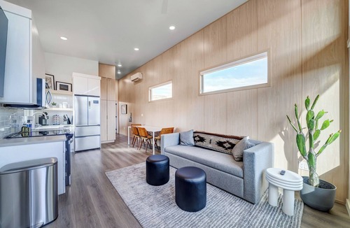 Virgin House | Accessible Tiny Home Near Zion - Pool & Hot Tub