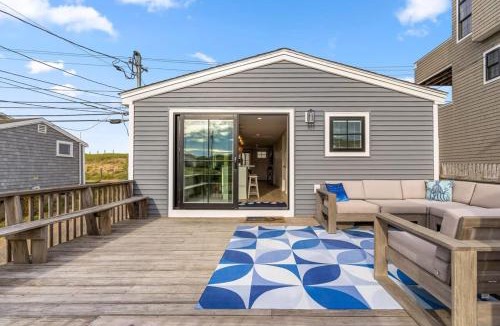 Newbury House | Across From Beach High-End Home The Nest