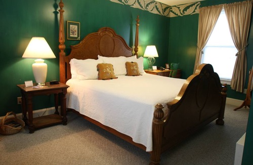 Yachting Village Hotel | Admiral Fitzroy Inn