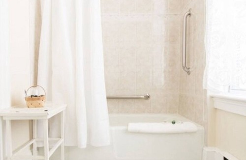 Yachting Village Hotel | Admiral Fitzroy Inn