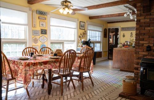Fryeburg Bed & Breakfast | Admiral Peary Inn