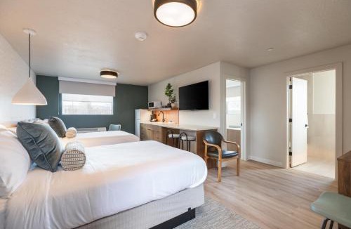 Panguitch Hotel | Adobe Desert