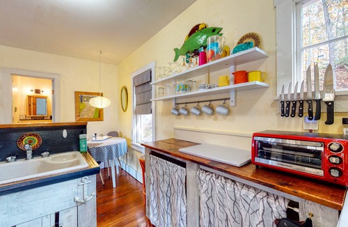 Boothbay Cabin | Adorable Lakefront Cottage with Free WiFi, Full Kitchen, Gas Grill, & Dock