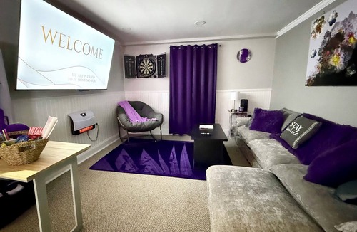 Putnam Apartment | Adult Playhouse Pardise W/Firepit, Loft Bed & Hidden Door