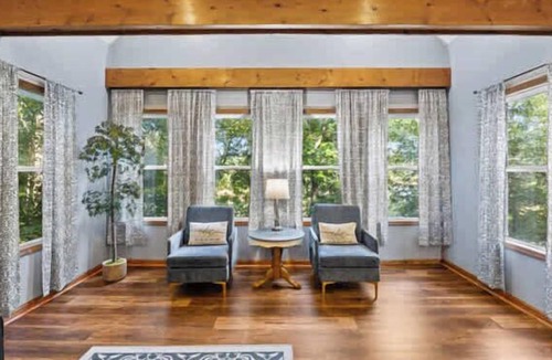 Se Ree House | Adventure 301 by Lake Time Stays