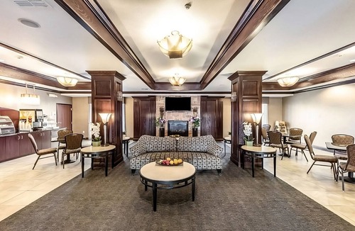 Mineral Wells Hotel | Affordability Meets Comfort at Red Lion Inn & Suites Mineral Wells, Free Parking