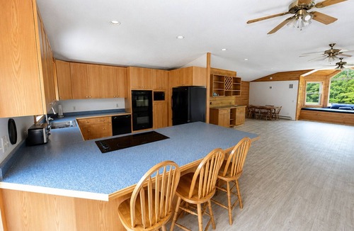 Lamoine Apartment | Affordable Bloomfield Apt - Walking Distance to Blunt's Pond!
