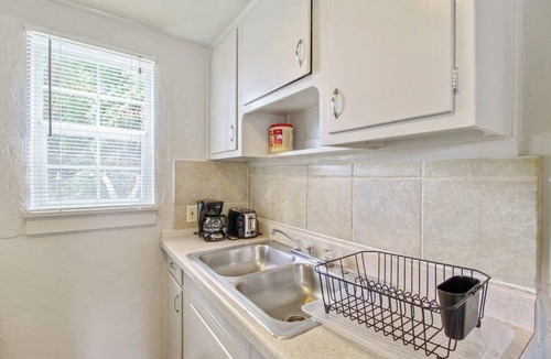 Asian District Apartment | Affordable for Long Stay 💼, Great for Budget-Friendly Business Travels ✈️