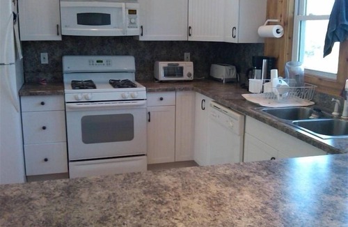 Bayberry Dunes House | AIR CONDITIONED 4 Bed/2 Bath Beach House